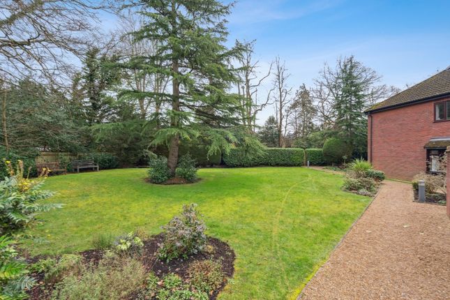 Flat for sale in Snells Wood Court, Little Chalfont, Amersham