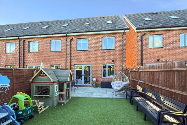 9, Worcester Drive, Kent photo 4