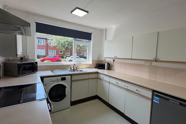5, Robert Owen Gardens, Manchester photo 3
