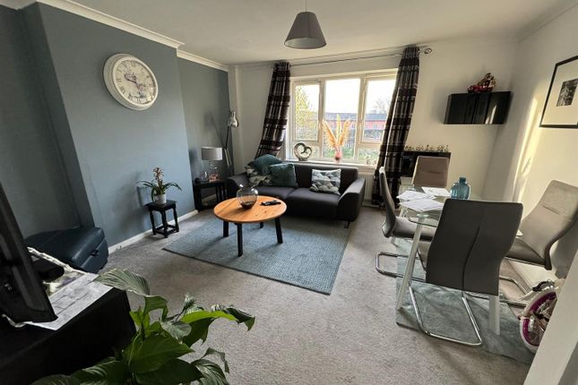 Thumbnail Flat to rent in Channel Islands Estate, London
