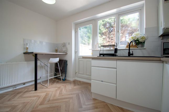 23, Dickens Court, Nottingham photo 4