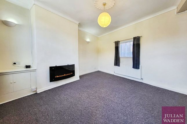 2, Thornley Lane North, Stockport photo 2