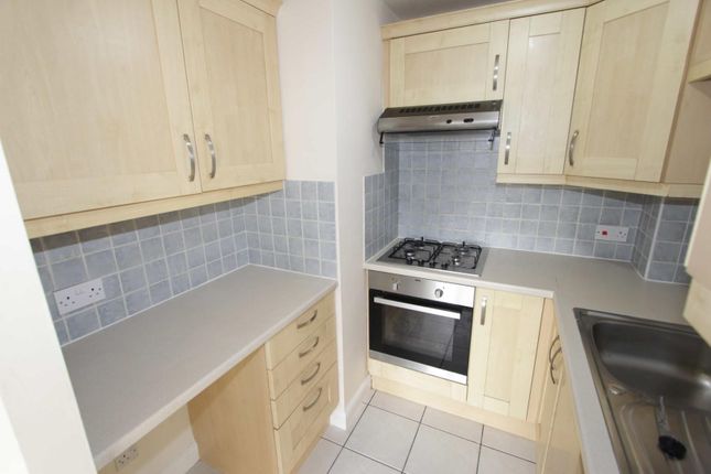 8. Kitchen.Jpg