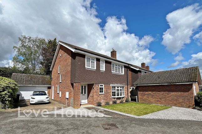 Thumbnail Detached house for sale in Highlands, Flitwick, Bedford