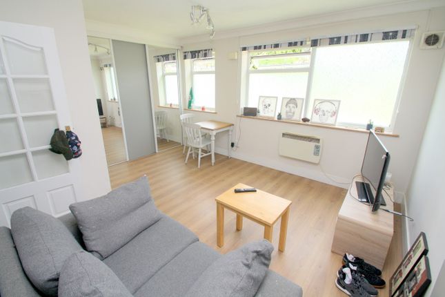 Studio for sale in Kingston Road, Staines-Upon-Thames