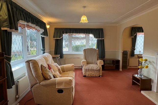 10, Oaklands Park, DORCHESTER photo 2