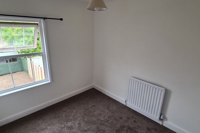 83, Newton Road, RUSHDEN photo 3