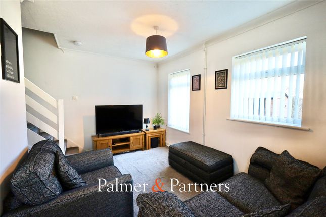 3, Bretten Close, Essex photo 2