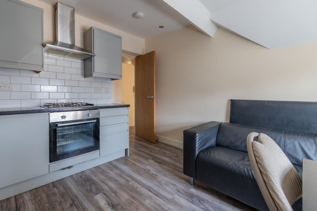 5, 6, Cyril Crescent, Cardiff photo 2