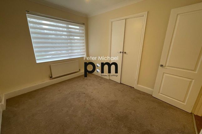 32, Lambs Close,, Cuffley photo 5