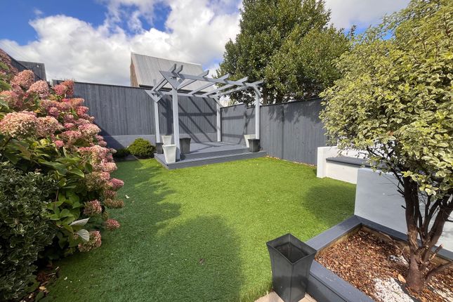 28 Walters Street, Swansea photo 3