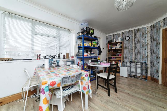 Flat for sale in Shernhall Street, London