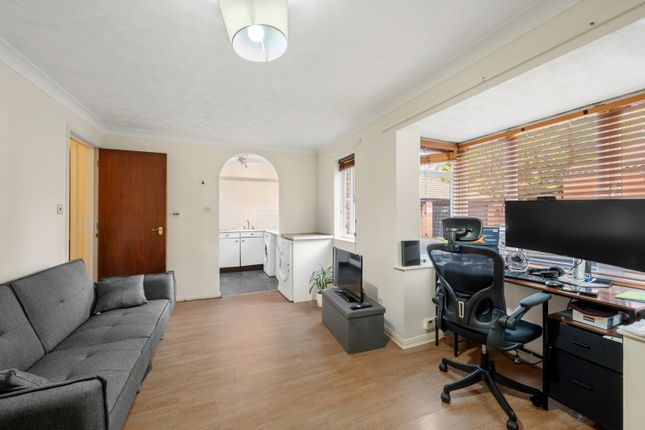 4, Kipling Drive, Wimbledon photo 2