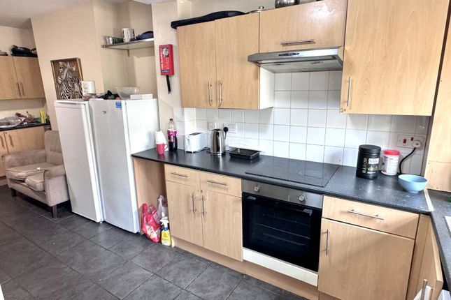 Room 1, 12 Monson Street, Lincoln photo 5