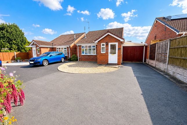 2-bed detached on 20b, Moss Grove, Kingswinford, £290,000