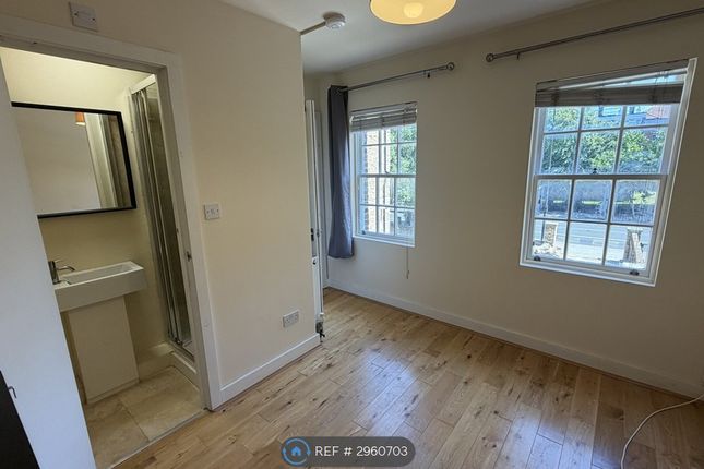 Flat B, Brixton Road, London photo 3