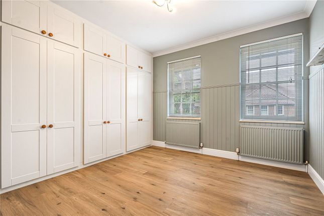26, Swinburne Road, London photo 4