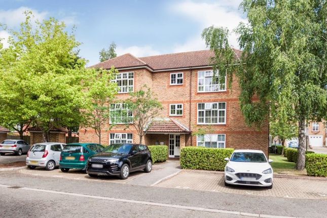 Thumbnail Flat for sale in Irvine Place, Virginia Water, Surrey