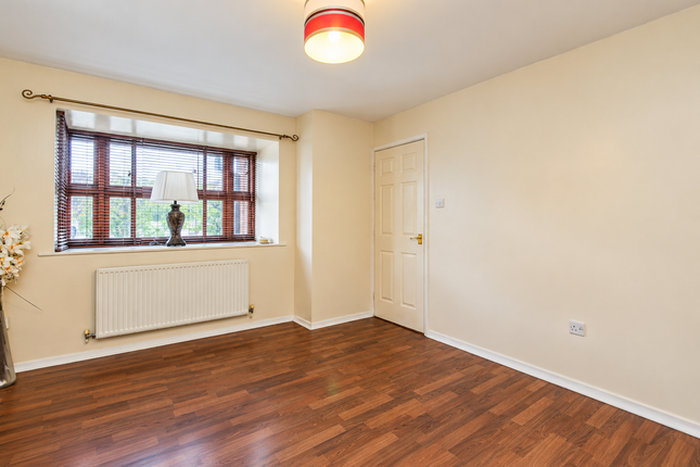 Poplar Close, Nottingham photo 3