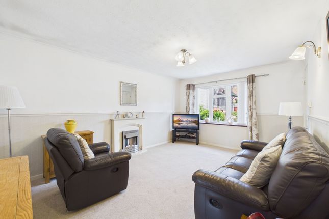 52 Lambeth Road, Nottingham photo 2