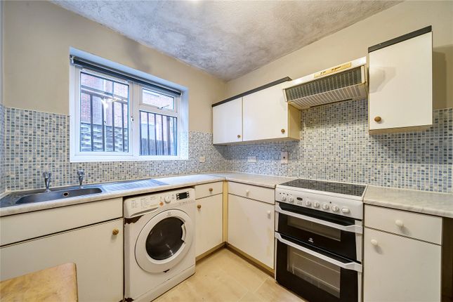 Flat 1 Wakefield Court, 73, Lawrie Park Road, London photo 3