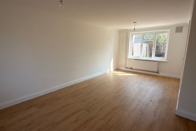 102, Aylesbury photo 5
