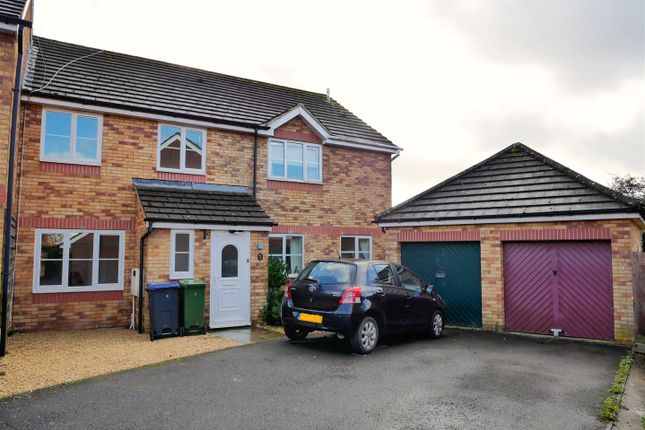 Thumbnail Terraced house for sale in Park Close, Calne