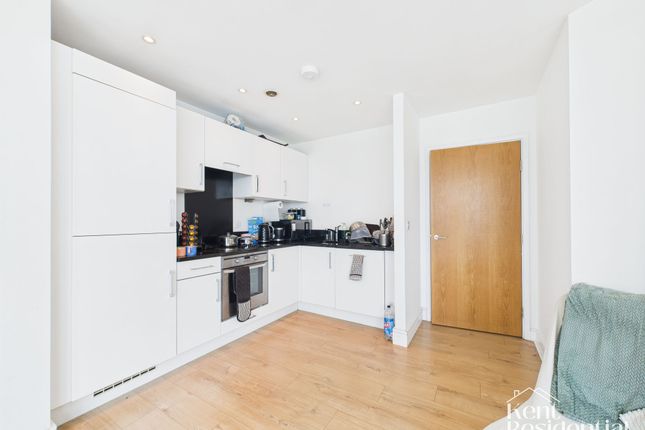 Apt 109, Marina Point West, Chatham photo 4
