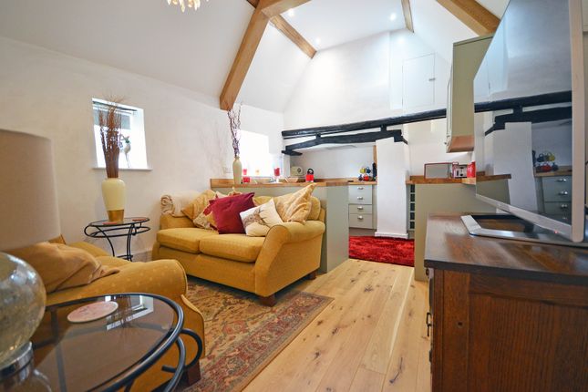 Cottage to rent in The Green, Islip, Northamptonshire