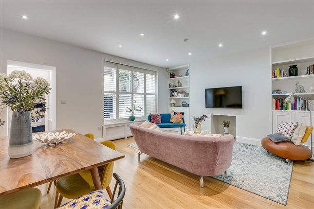 Flat for sale in Clanricarde Gardens, Bayswater, London