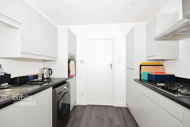 51, Braybon Avenue, Brighton photo 4