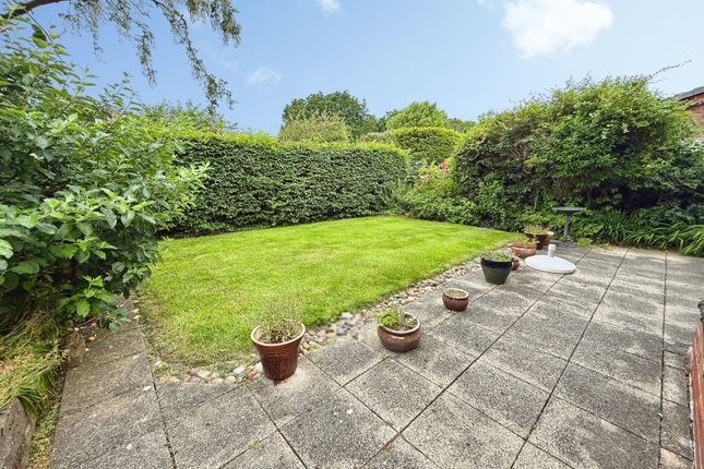 38 Vicarage Avenue, Cheadle photo 2