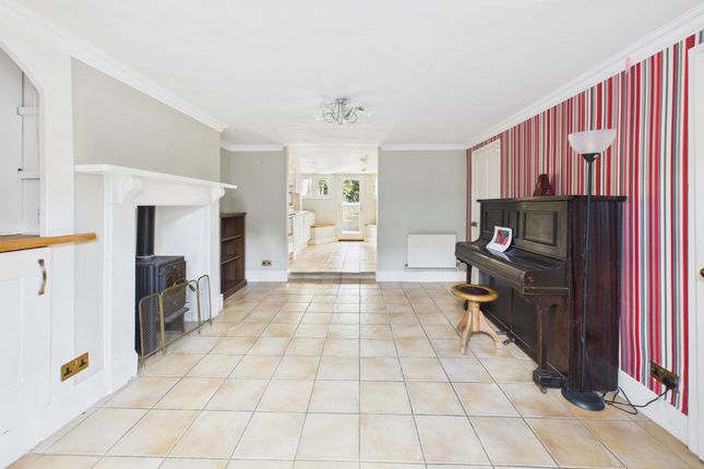 Cam02545G0-Pr0486-Still024