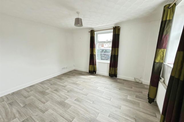Flat A, 9, Kendal Road, Lowestoft photo 3