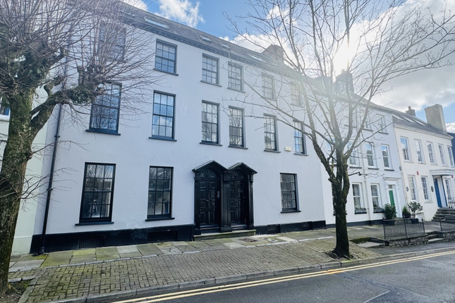 2-bed house on Carmarthen, £695/mo
