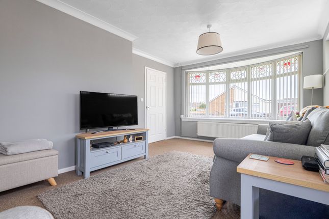 45 Dorothy Avenue, Great Yarmouth photo 2