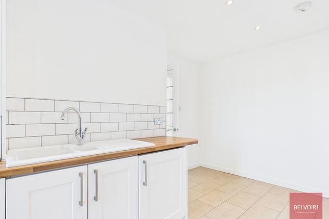 8, Brynfield Court, Swansea photo 4
