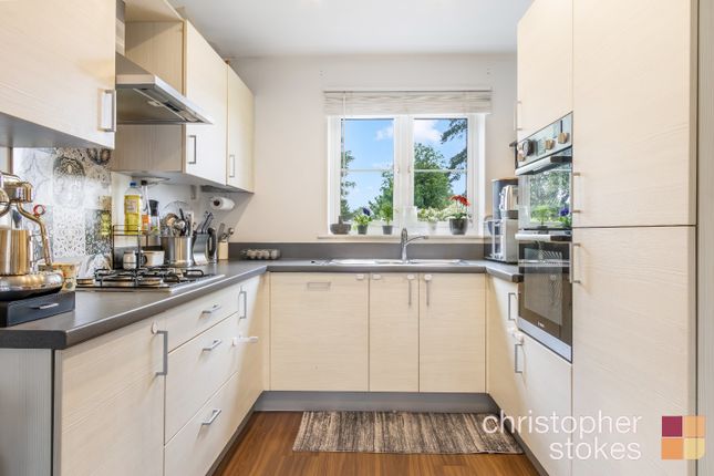 23 Magnolia Way, Cheshunt, Hertfordshire photo 4