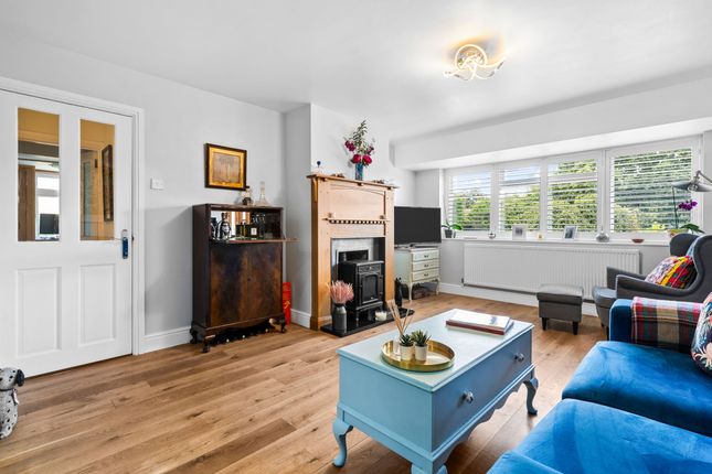 6 Lime Kiln Road, Horsham photo 3