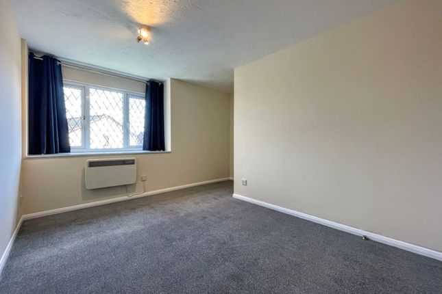 23, Oldhams Meadow, Aylesbury photo 4