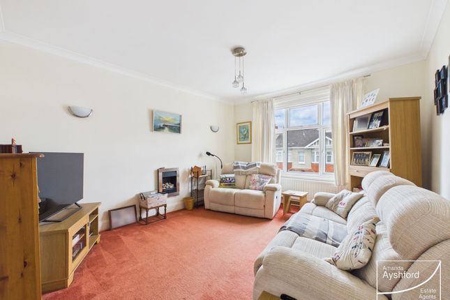 Top Flat, 36 Headland Park Road, Paignton photo 2