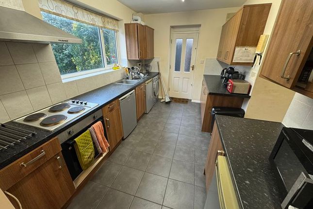 356, Ruislip Road, Northolt photo 3