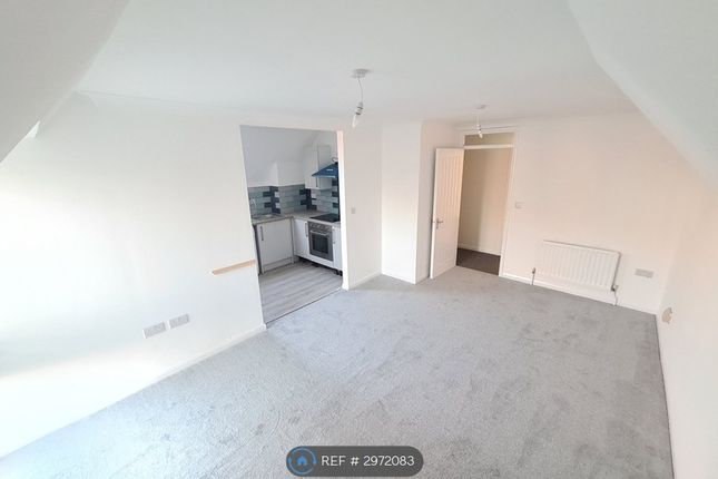 Flat, Balfour Court Station Road, Harpenden photo 5