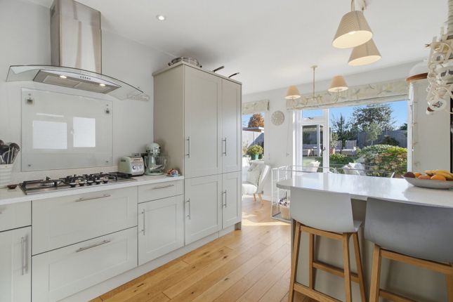 48, Meadow Road, Malvern photo 4