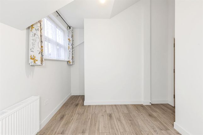 Flat 6 Elizabeth Frye House, 585 Barking Road, London photo 4
