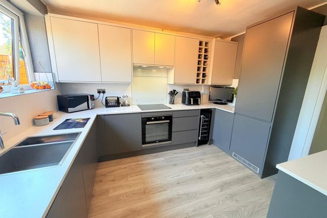 24, Westmorland Avenue, Dukinfield photo 3