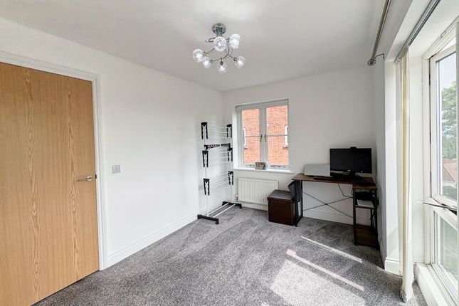 12 Meadow Bank, Neath photo 5