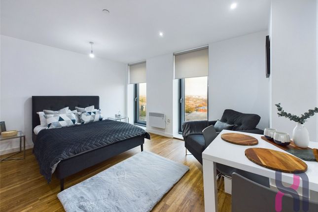 Studio flat on 803A Media City, Michigan Point Tower A, Salford, £900/mo