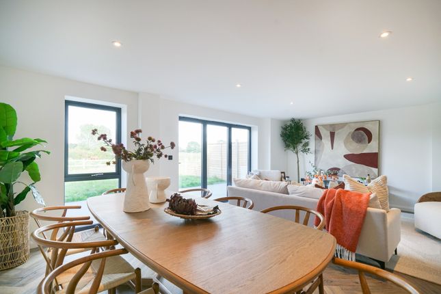 Plot 7, Burston Ridge Farm, Aylesbury photo 4