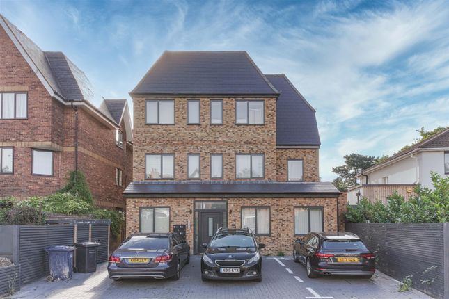 Thumbnail Flat to rent in Woodside Grange Road, Woodside Park, London